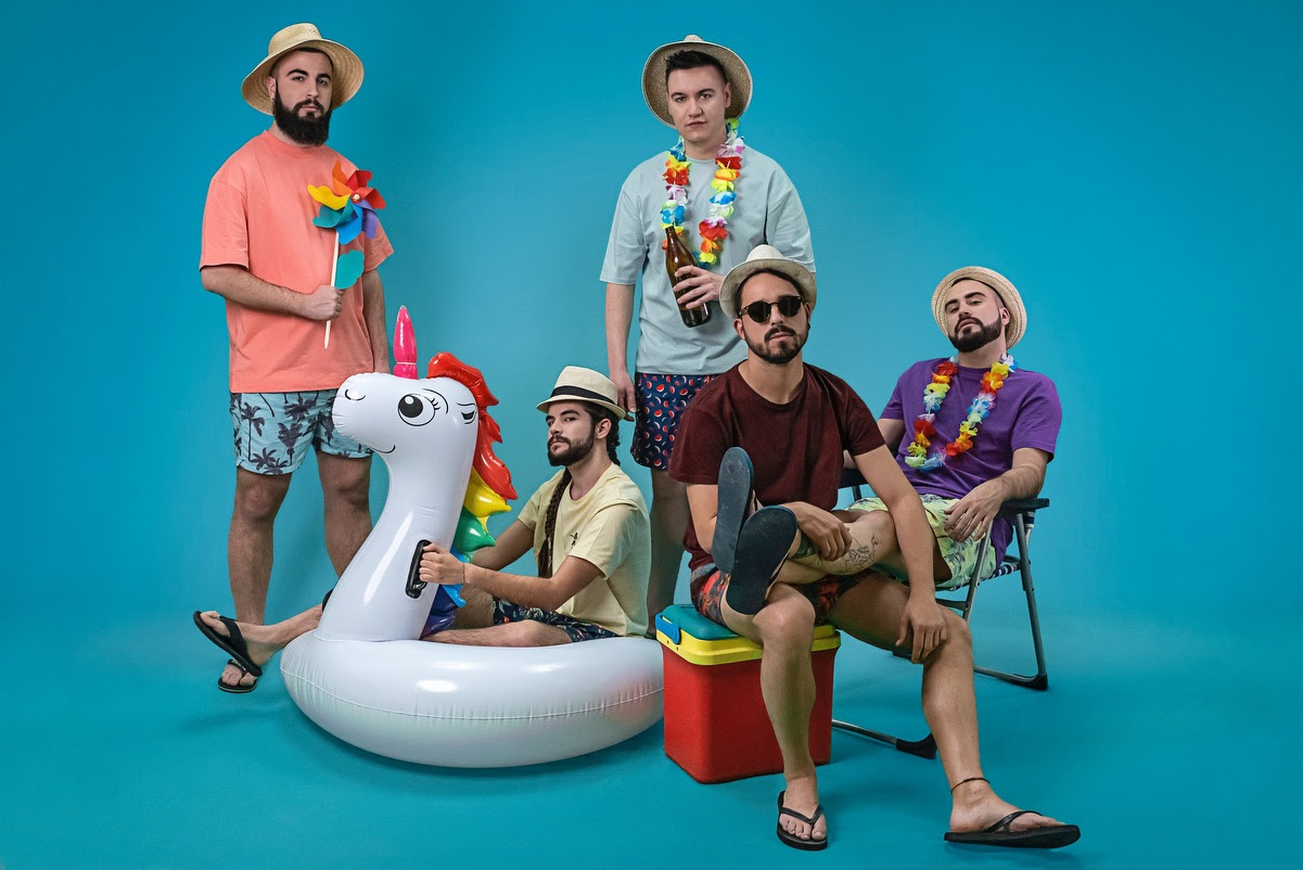 Lunáticos presenta su single más intimista «Natural», justo antes de la llegada de su álbum debut