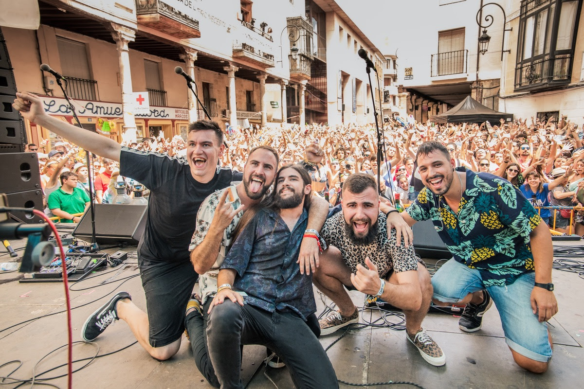 Lunáticos termina de sorprendernos con el videoclip de «Natural»