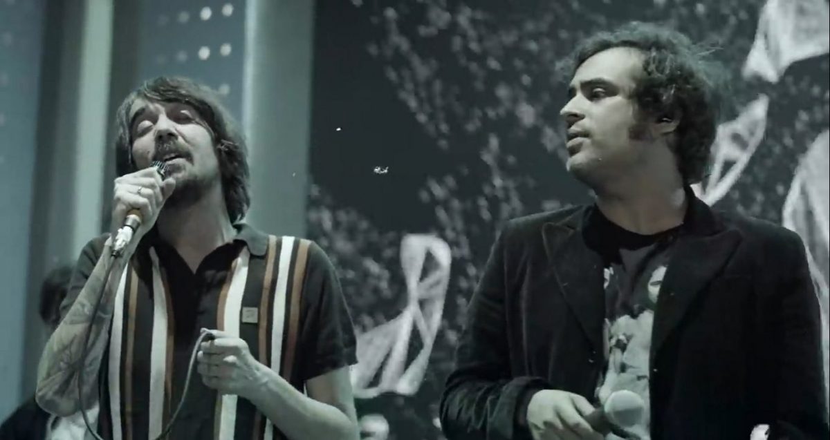 Enjambre presenta su tema «Tercer Tipo», con la colaboración de Lori Meyers