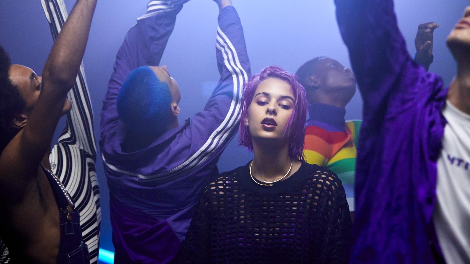 Dora está de vuelta con su nueva bomba musical, «Oxena»