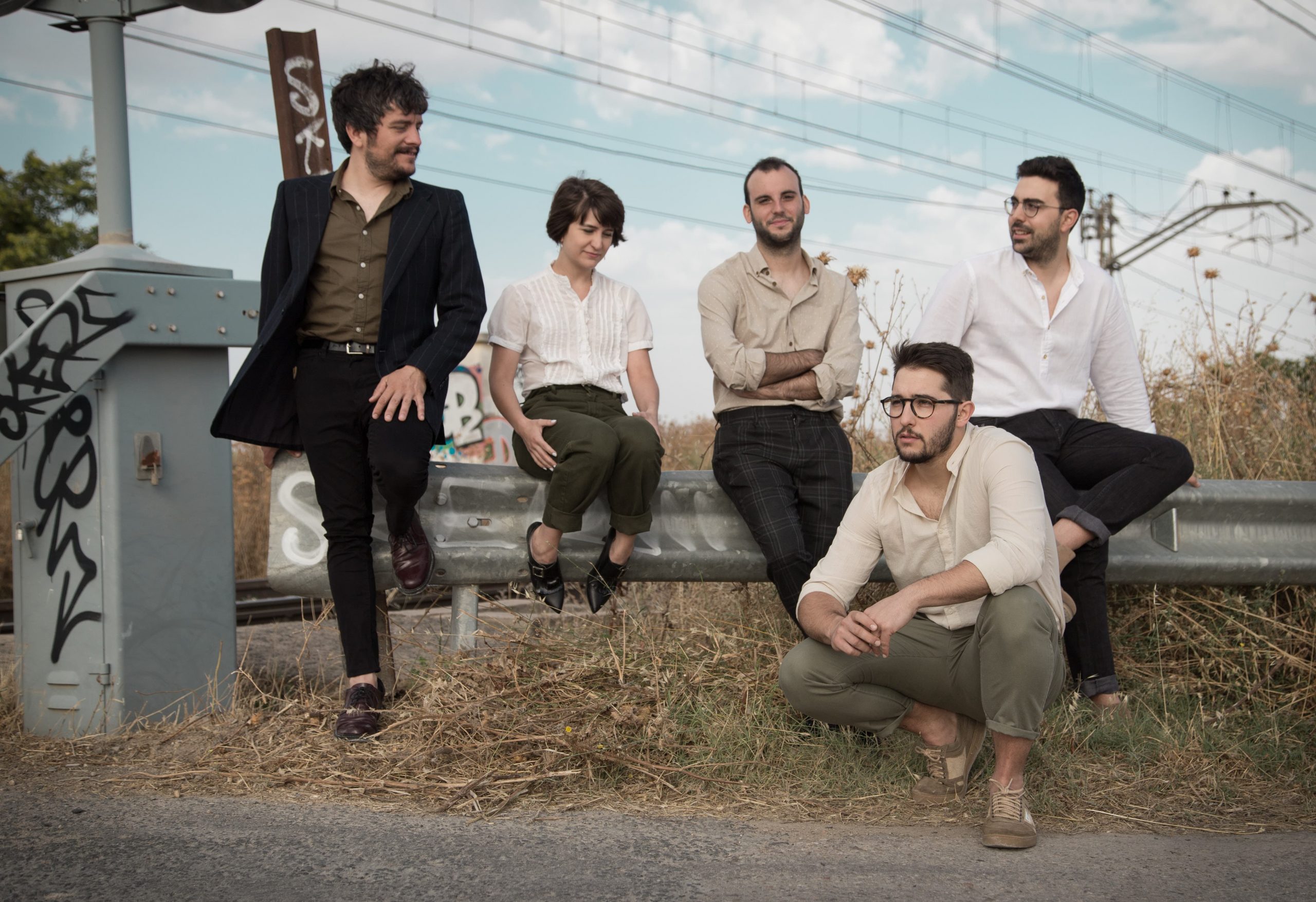 Vermú vuelven a hacer su magia con «Cancionero Estoico»