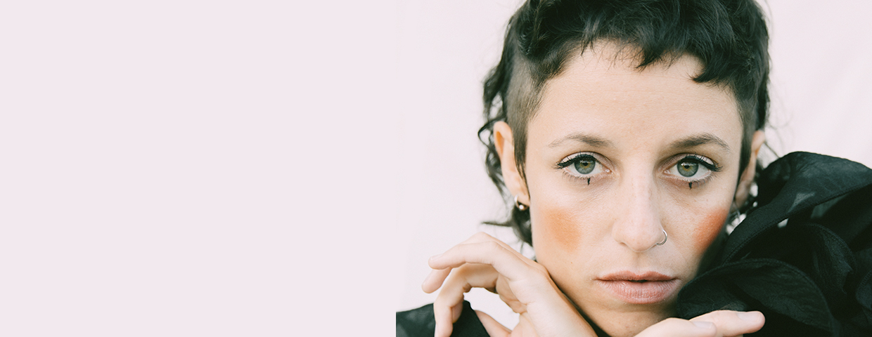 Travis Birds nos invita a la gran celebración de aniversario de su «Año X»