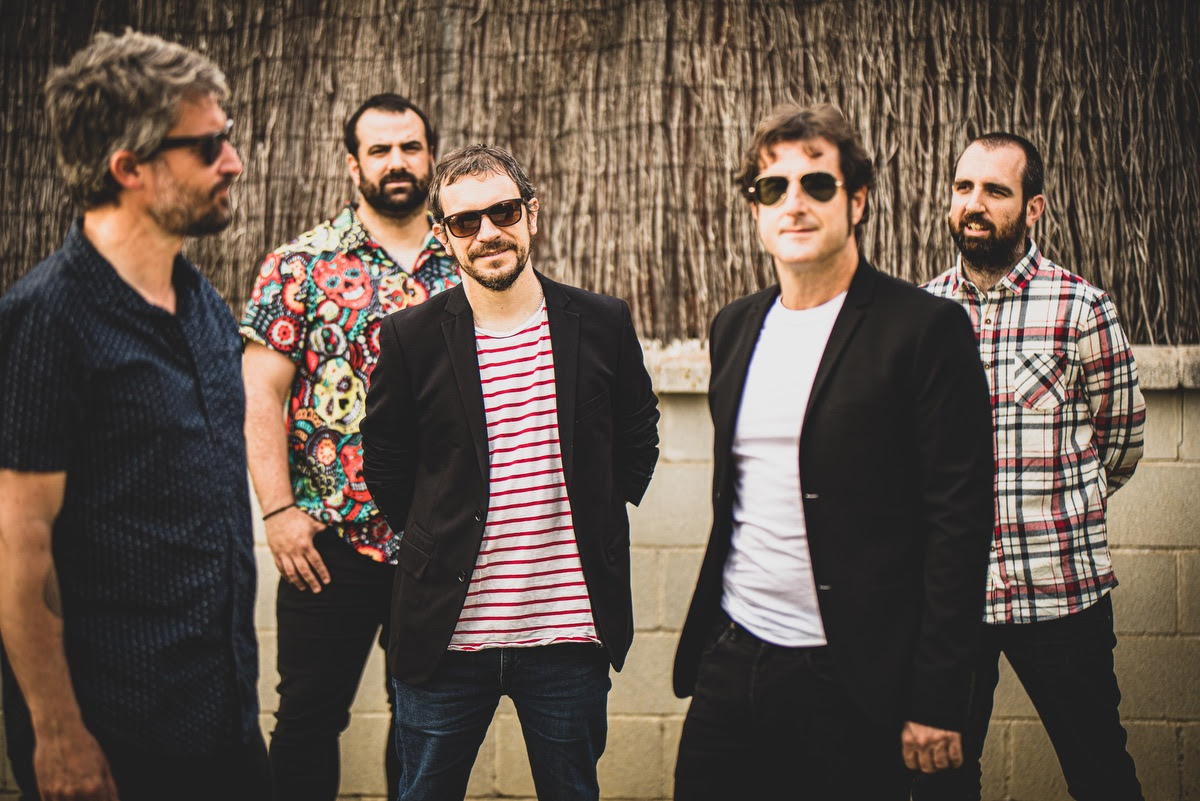 Bailamos al ritmo de Neon Vampire y de su gran álbum debut