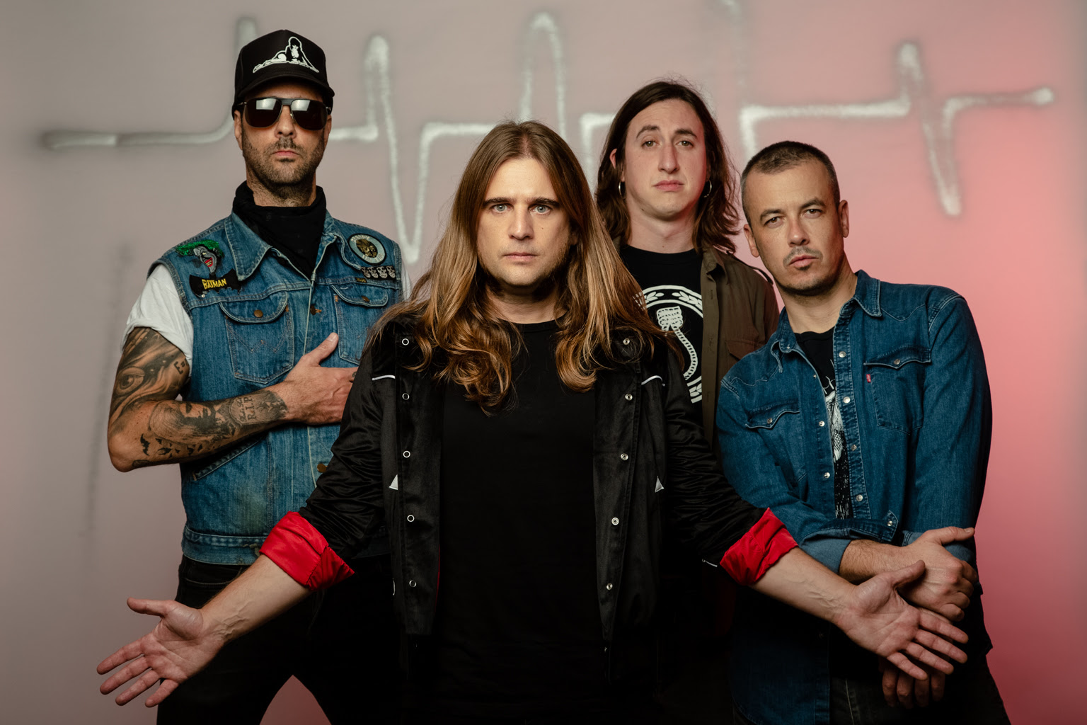 Hoy nos adentramos en el potente universo sonoro de The Deathlines
