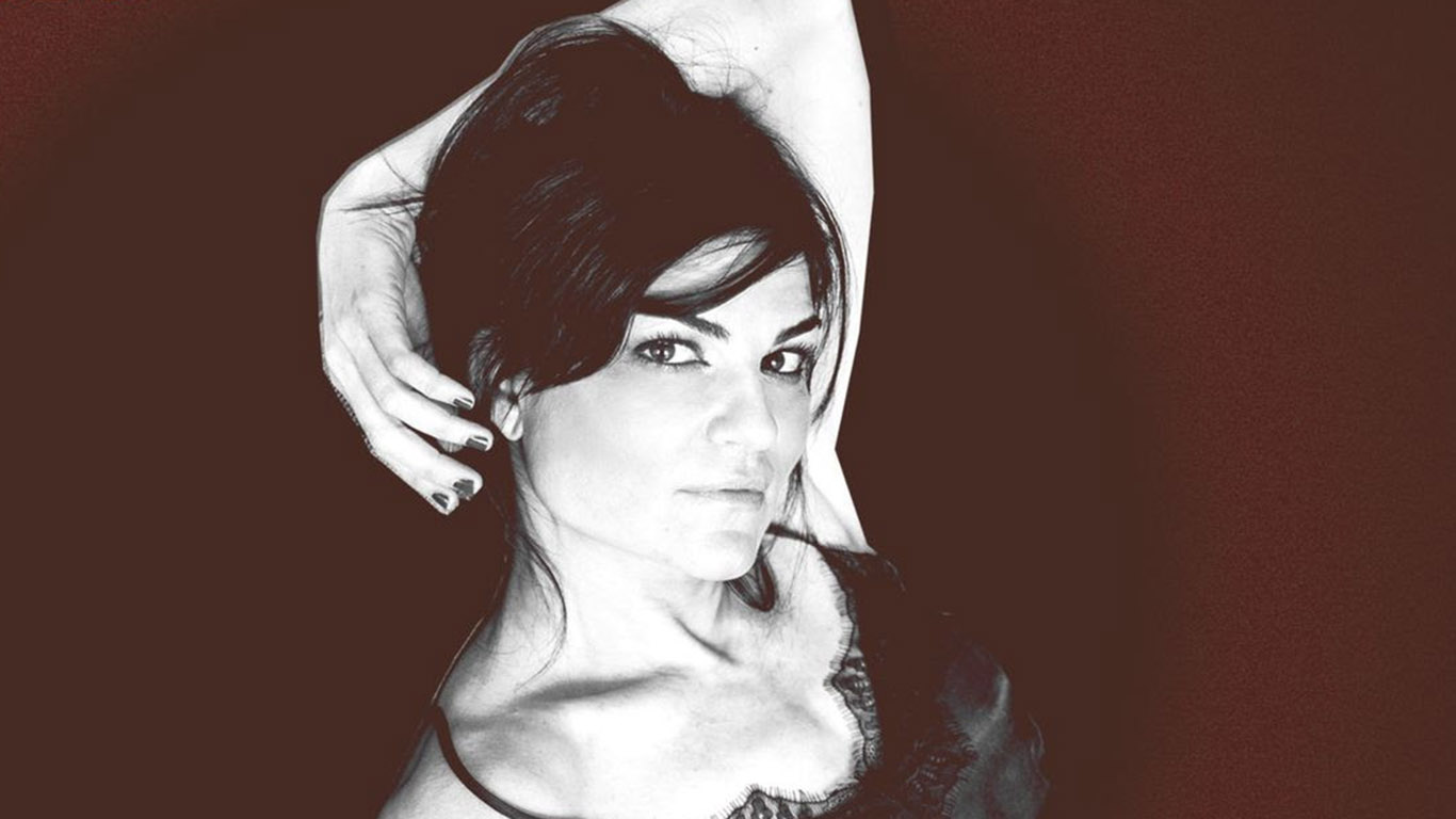Marta Tchai muestra su faceta más íntima y personal en su nuevo álbum, «El eclipse»