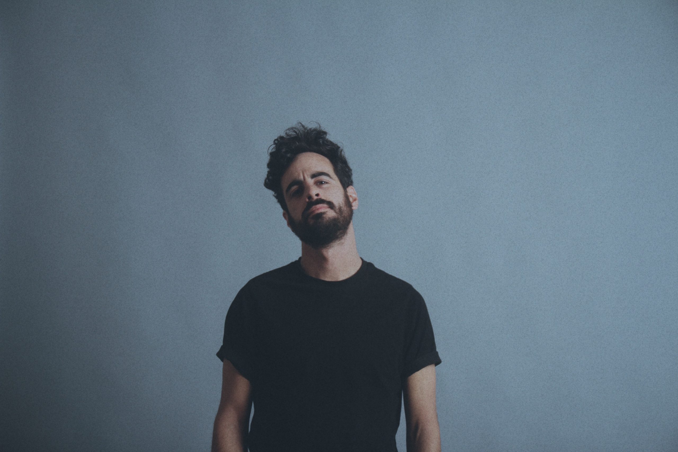 Javier Brenan cierra ciclo vital y profesional con «Ice on my throat» y «Epiphanies»