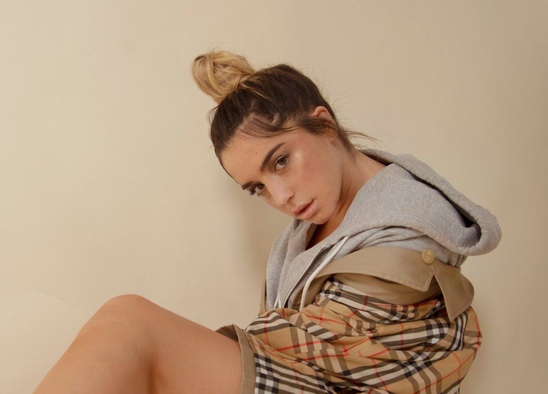 Lola Índigo inaugura 2022 con las sesiones LIFT de VEVO