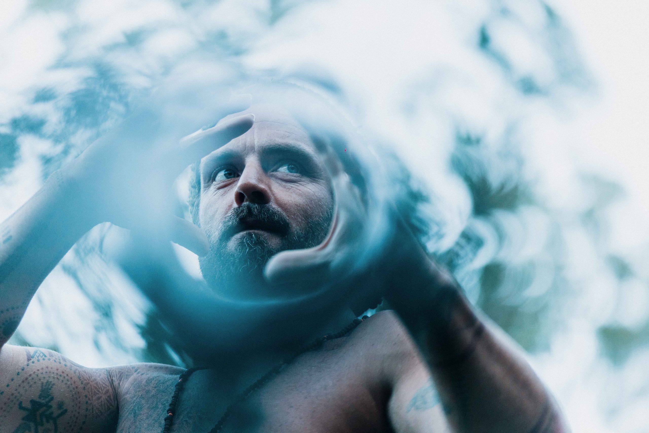 Xavier Rudd nos rompe con su nuevo single «Ball and Chain»