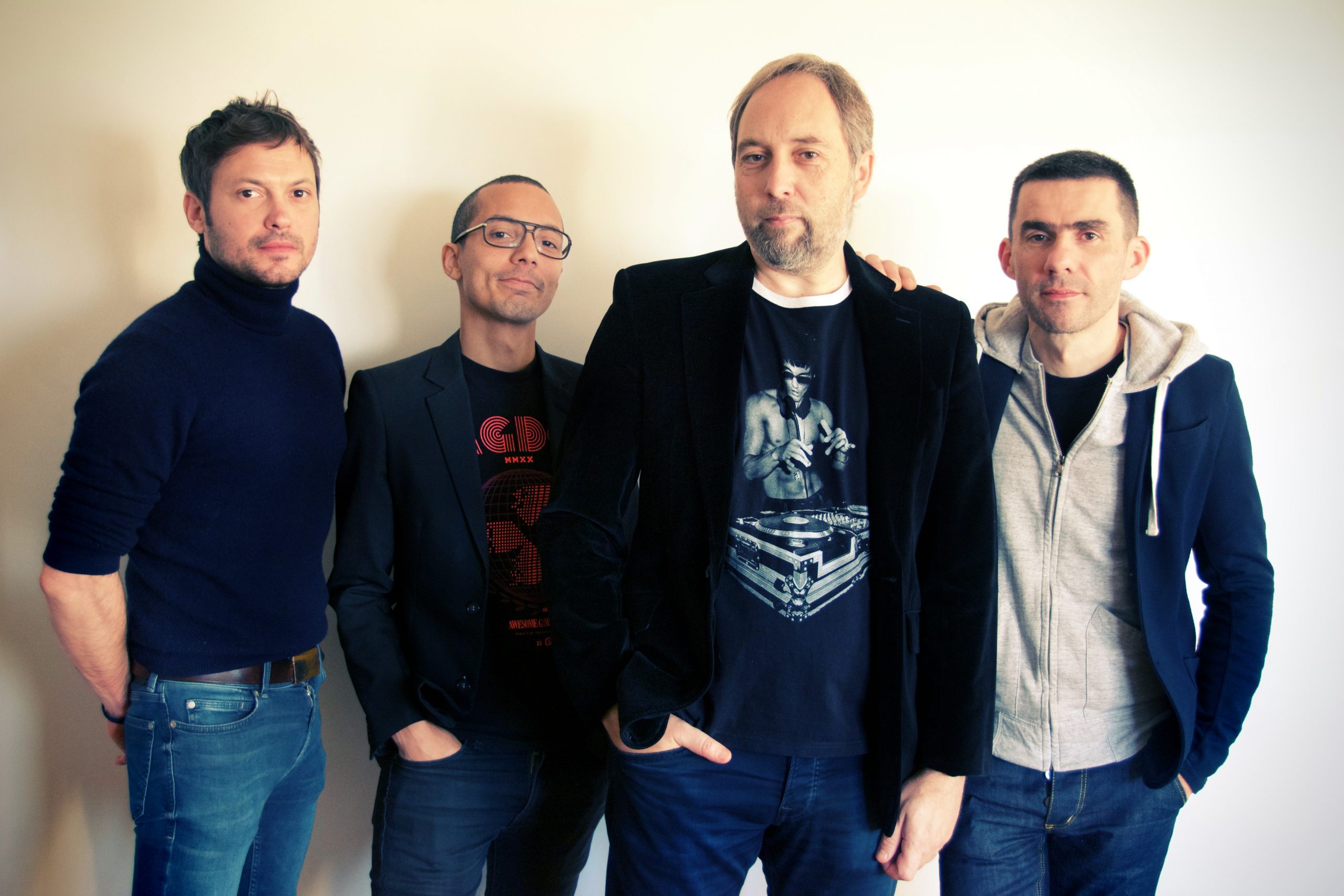 Arkets rompen todo tipo de barreras con su nuevo trabajo discográfico, «Dark light»
