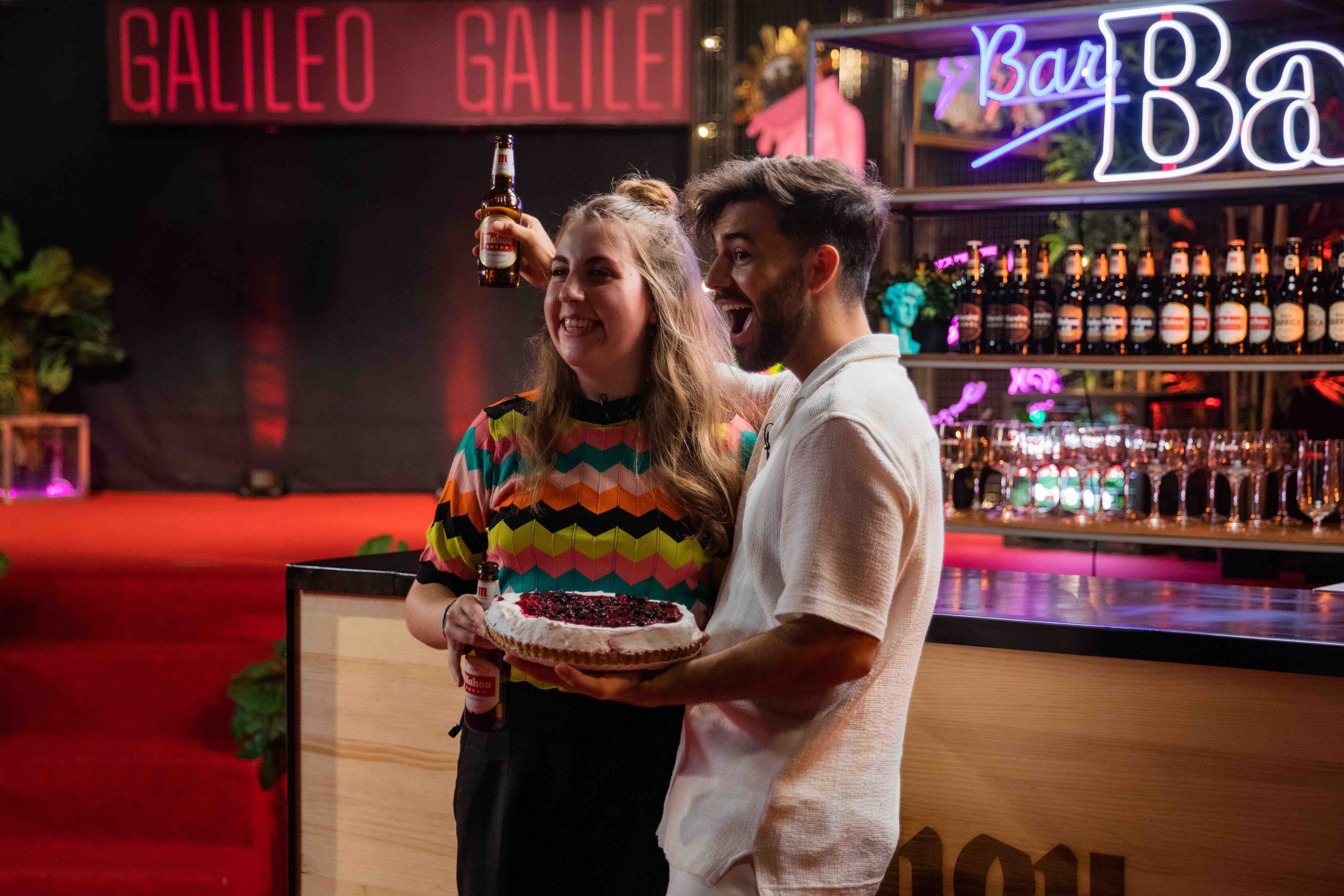 Agoney, último invitado de Carolina Iglesias en #UnaCañaCon