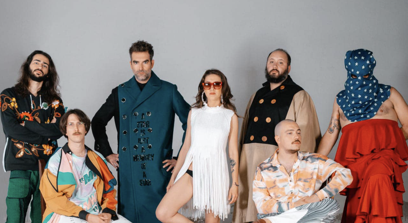 Califato ¾ despedirá 2022 en el Teatro Eslava de Madrid