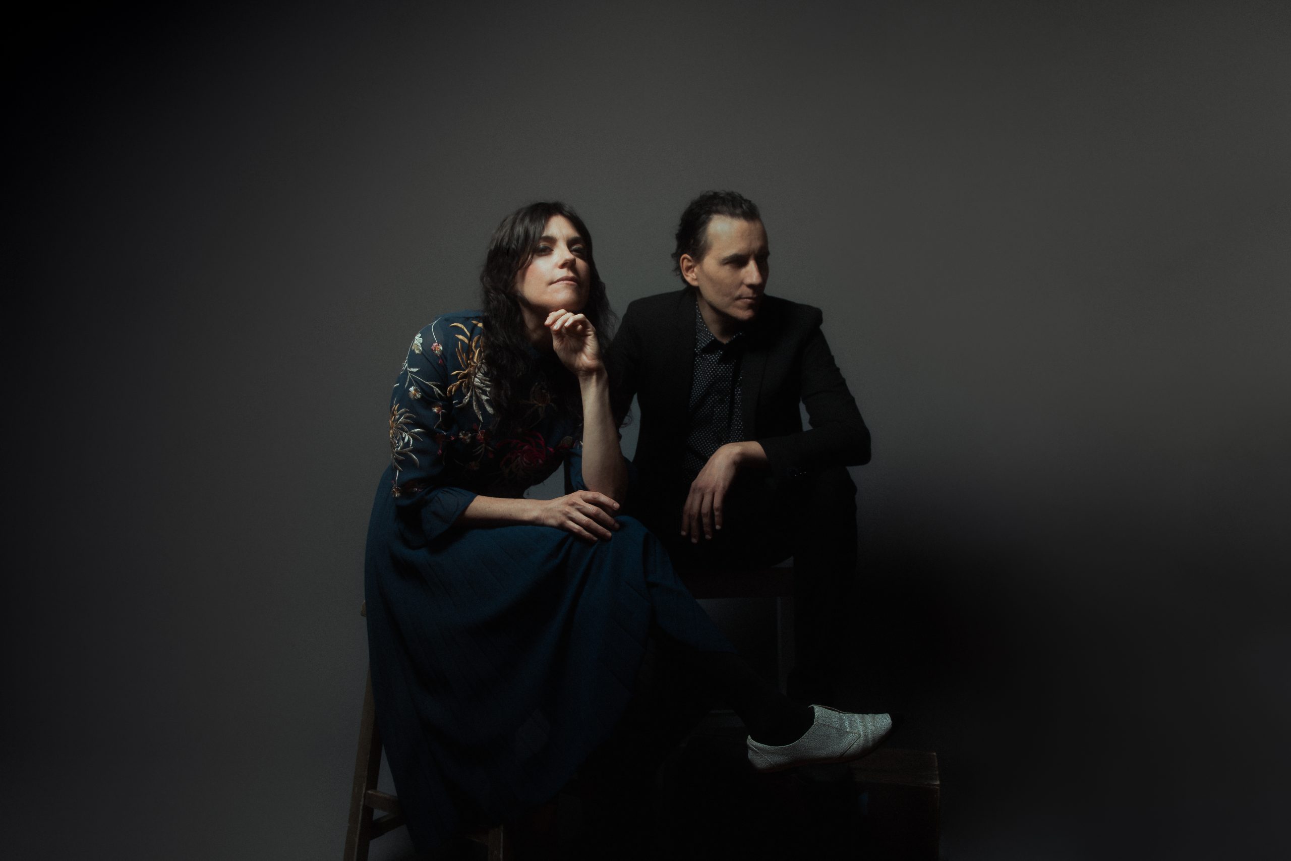 Gold Lake y Annie B Sweet se alían en «Lovers»