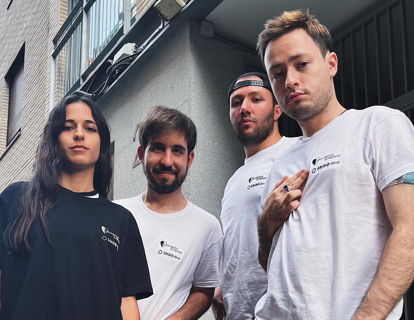Emergencia Emocional nos enamora con su proyecto musical