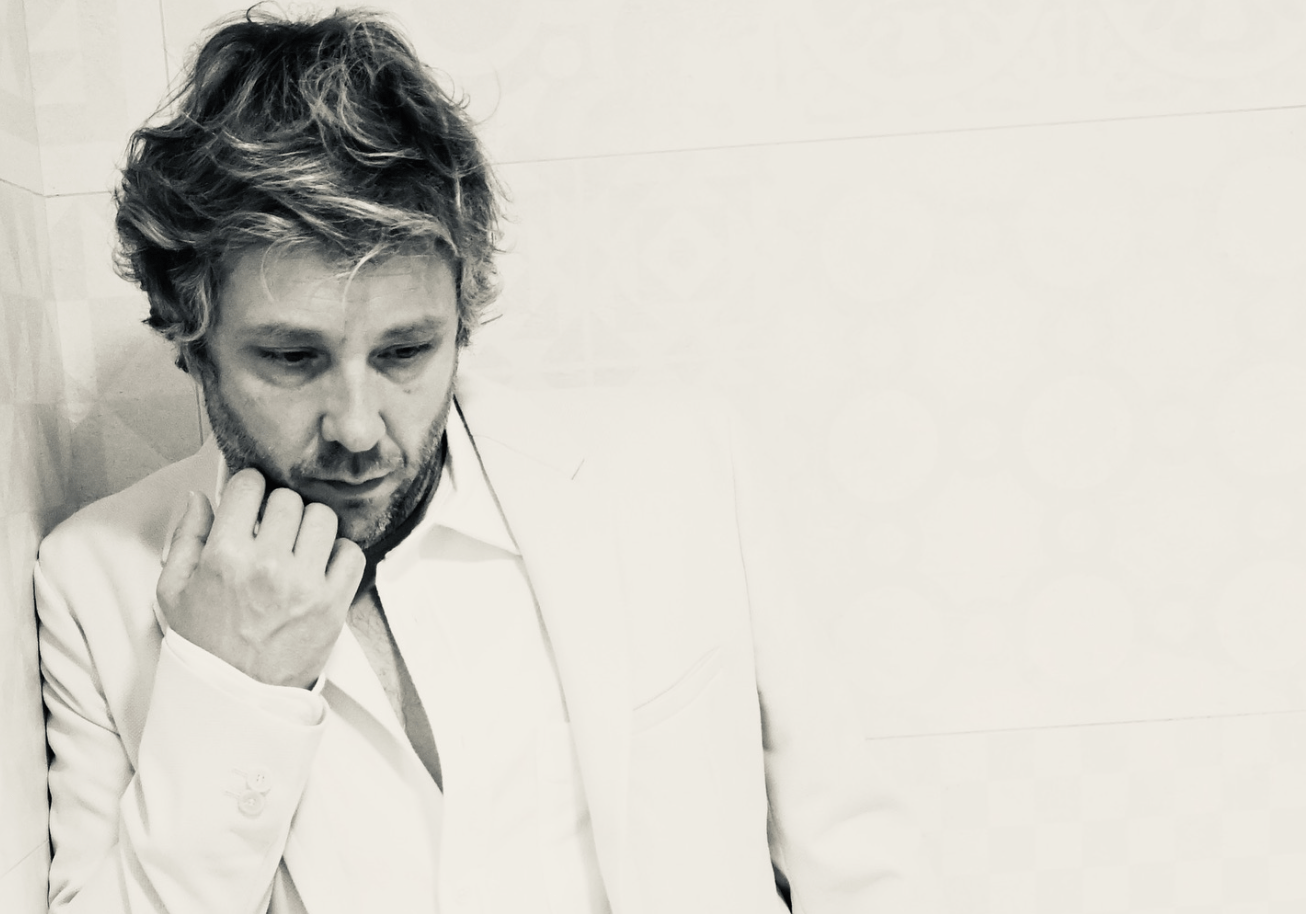 Villanueva da un paso al frente con «Mira cómo baila»