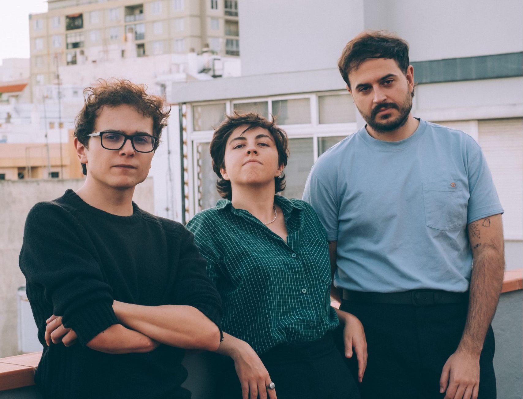Baldosa nos enamoran con su «Queriendo igual»