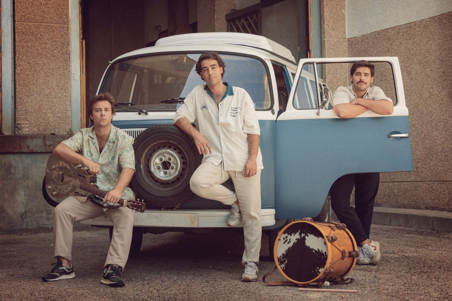 Hermanos Martínez nos enamora con «Súbete el volumen»