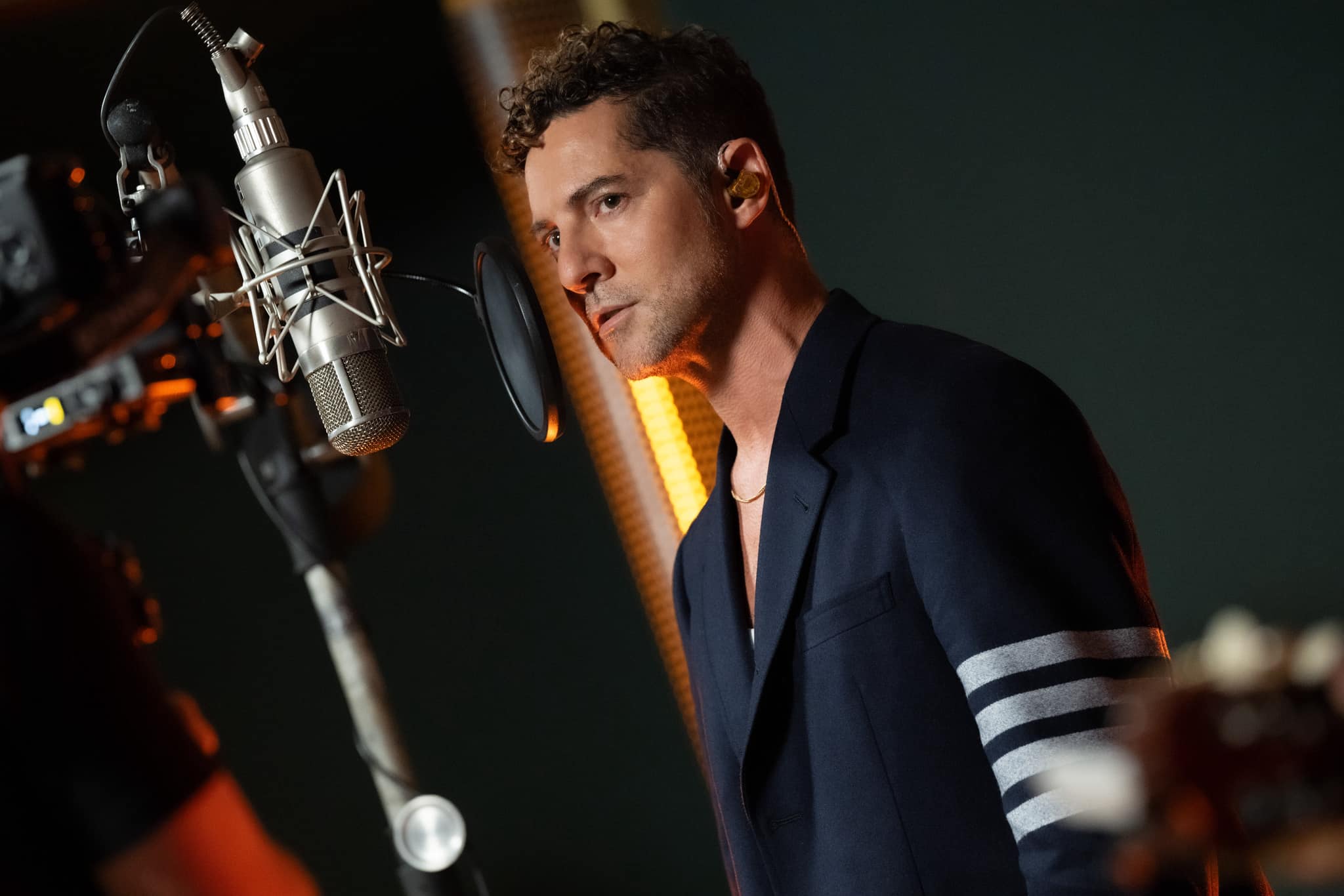 David Bisbal demuestra que «Todo es posible en Navidad»