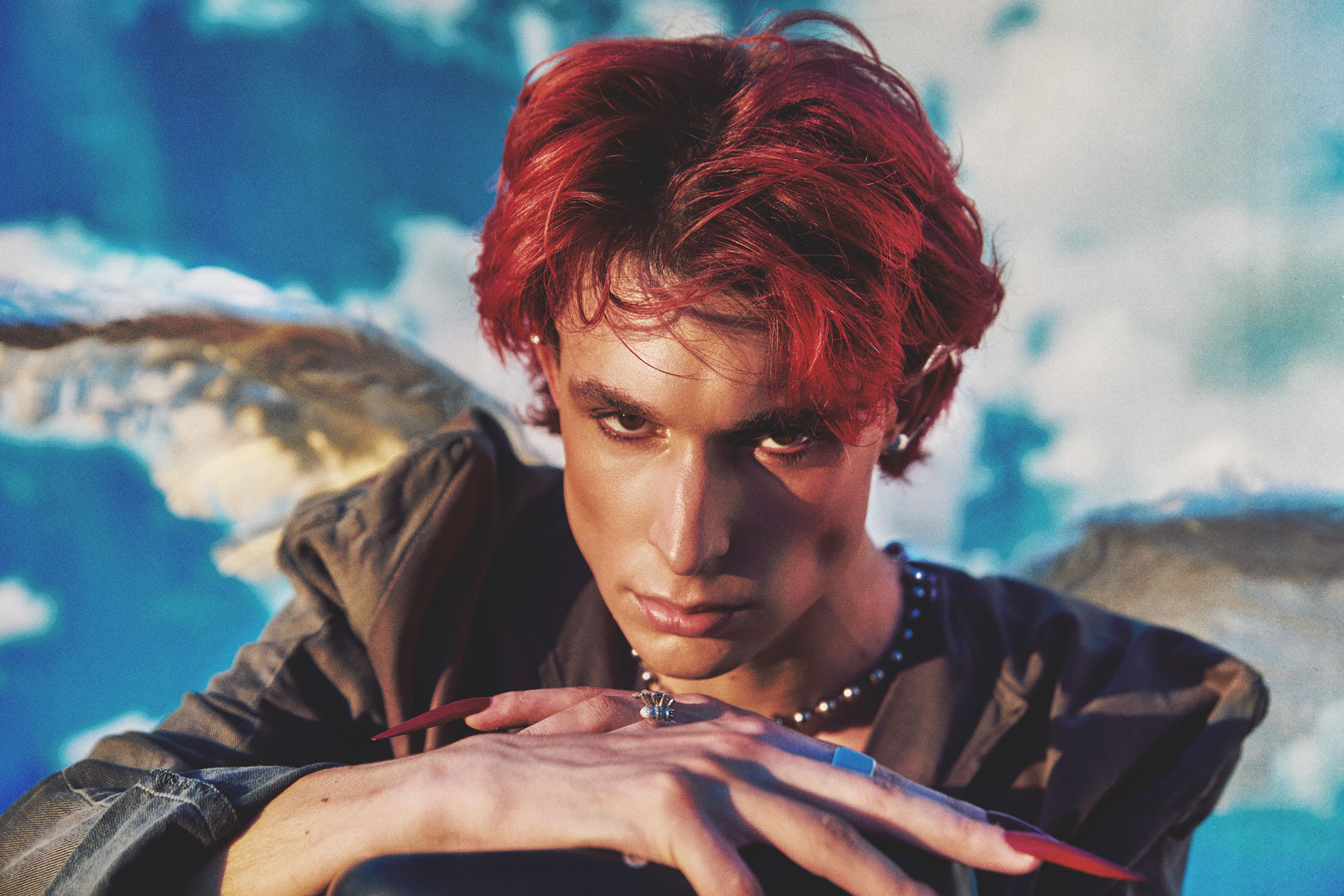Brünne Romeo nos sumerge en «La caída del ángel»